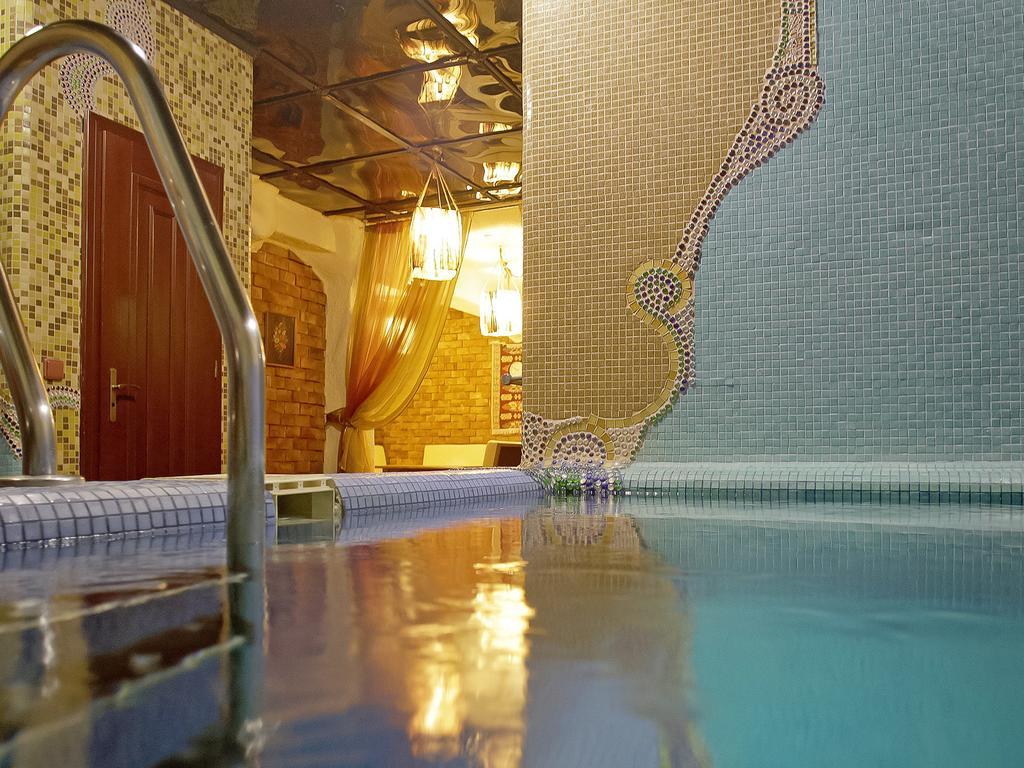 Hotel Kilikiya Oujhorod Extérieur photo
