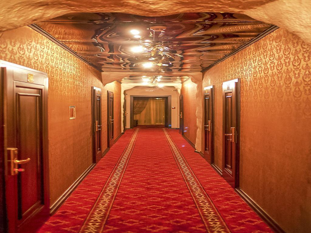 Hotel Kilikiya Oujhorod Extérieur photo