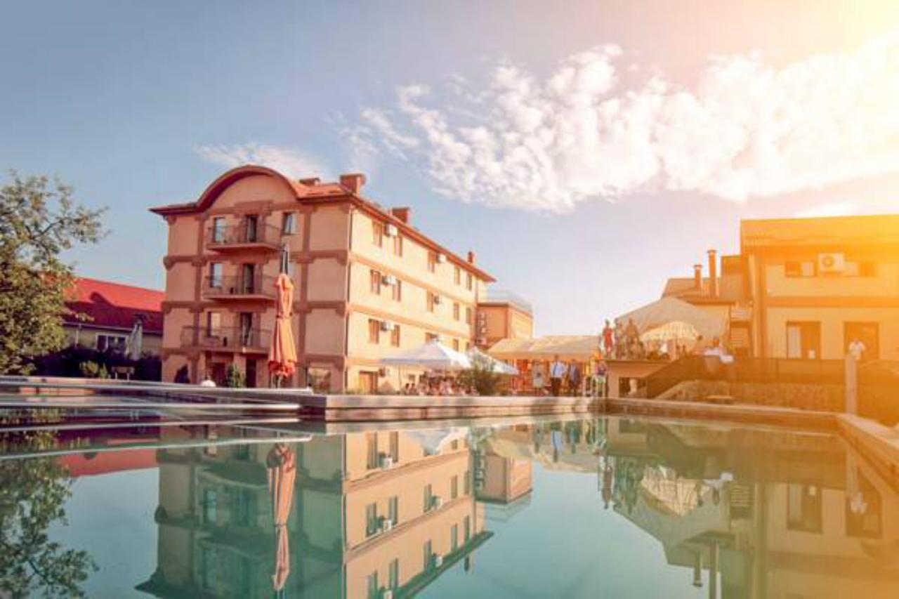 Hotel Kilikiya Oujhorod Extérieur photo