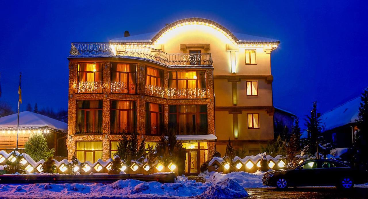 Hotel Kilikiya Oujhorod Extérieur photo