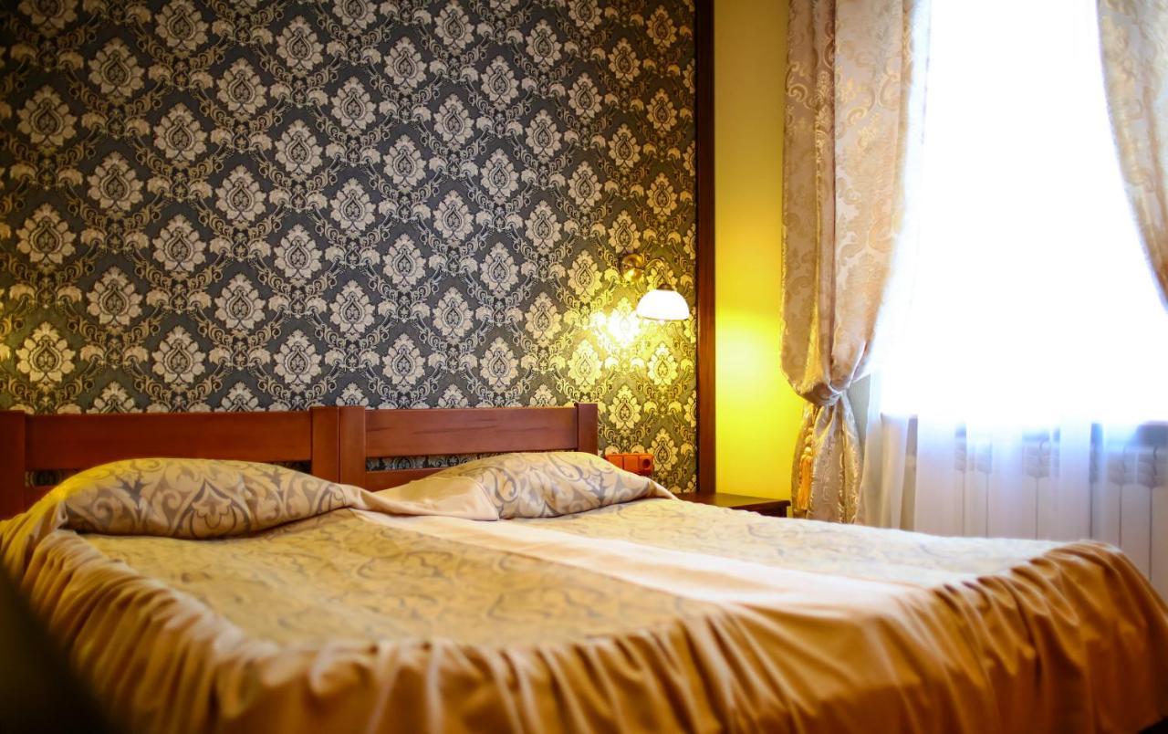 Hotel Kilikiya Oujhorod Extérieur photo
